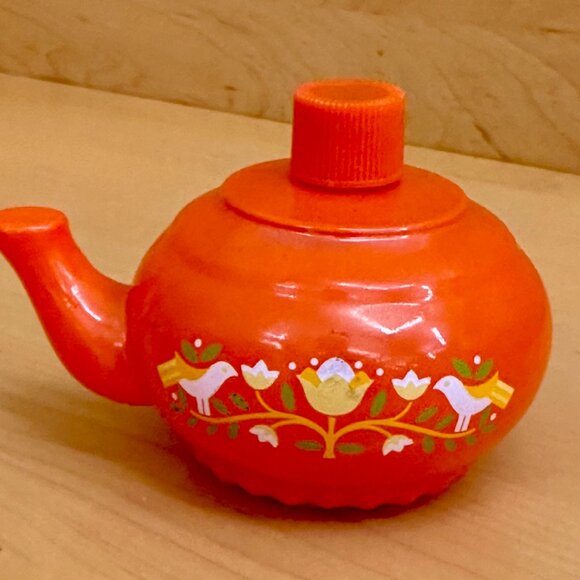 vintage Avon "Little Dutch Kettle" bath foam soap bottle - Picture 1 of 6